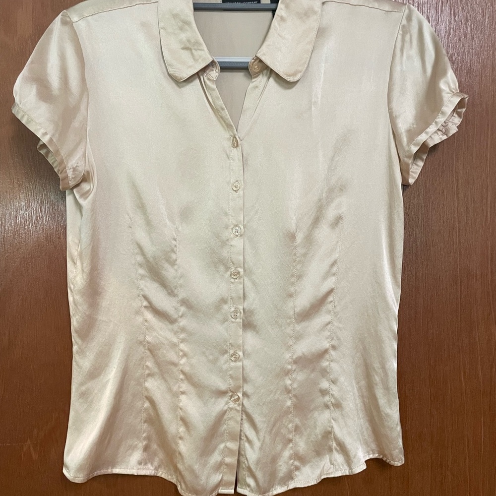 New York & Company Cream Short Sleeve Button Down Shirt